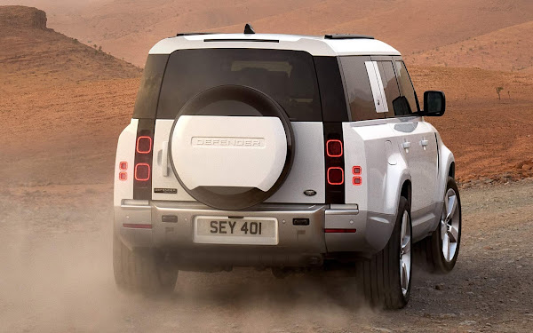 Land Rover Defender ganha versão 130 com 8 assentos: fotos e detalhes