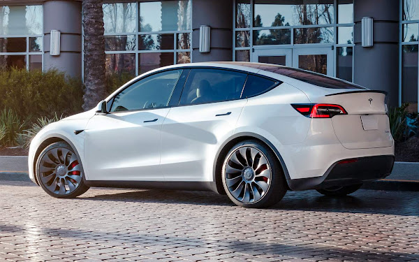Tesla Model Y é o carro elétrico mais vendido na Europa em agosto